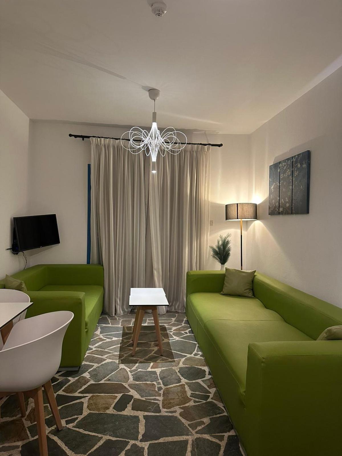 Tasmaria Aparthotel Paphos Bagian luar foto