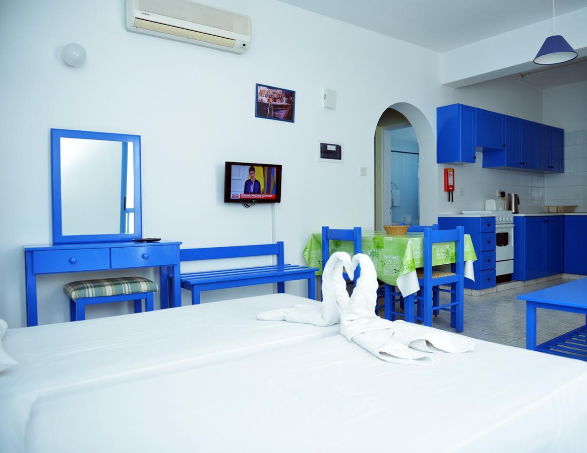 Tasmaria Aparthotel Paphos Bagian luar foto